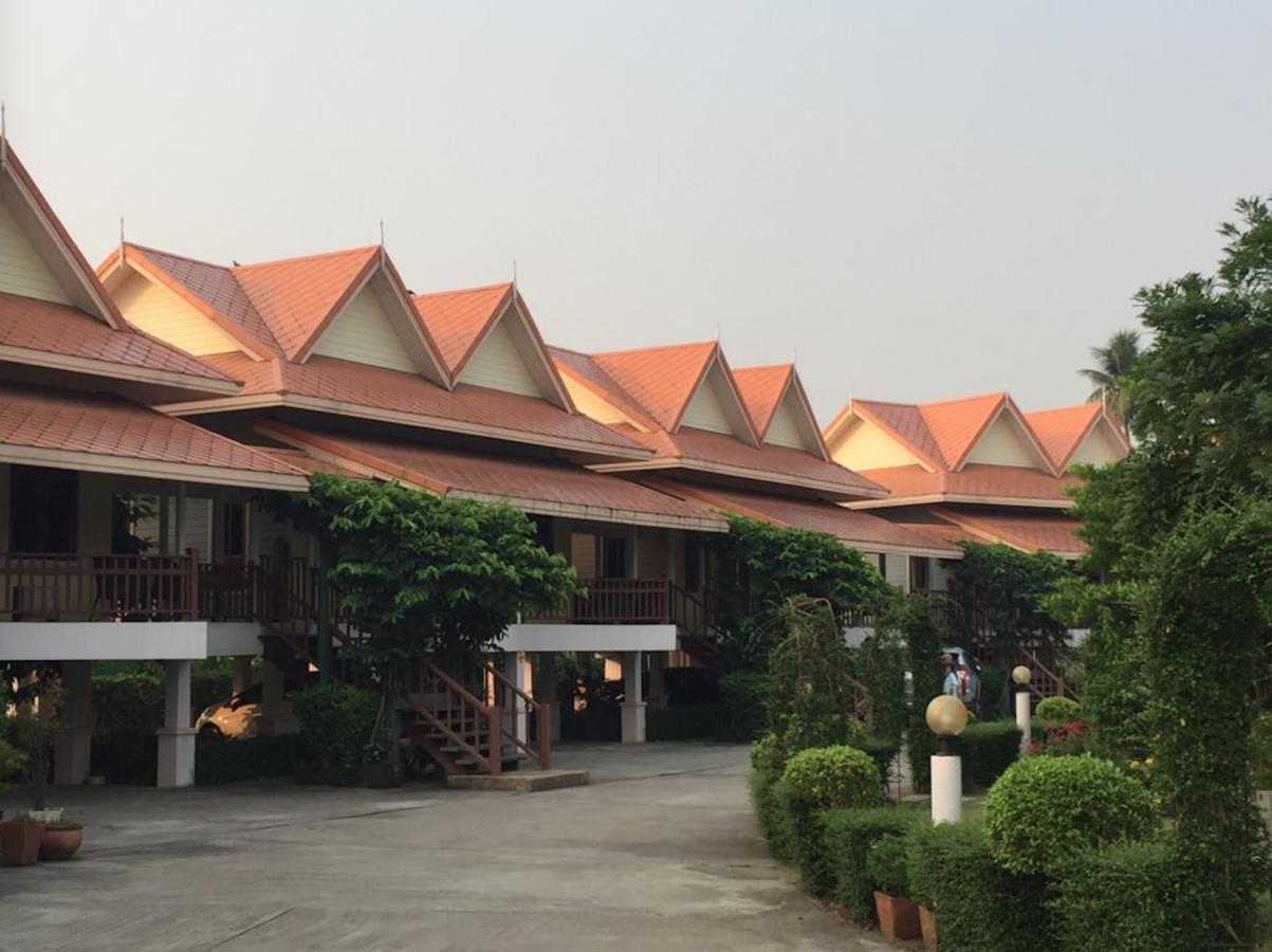 Maeping Mango Riverside Resort Kamphaeng Phet Exterior foto