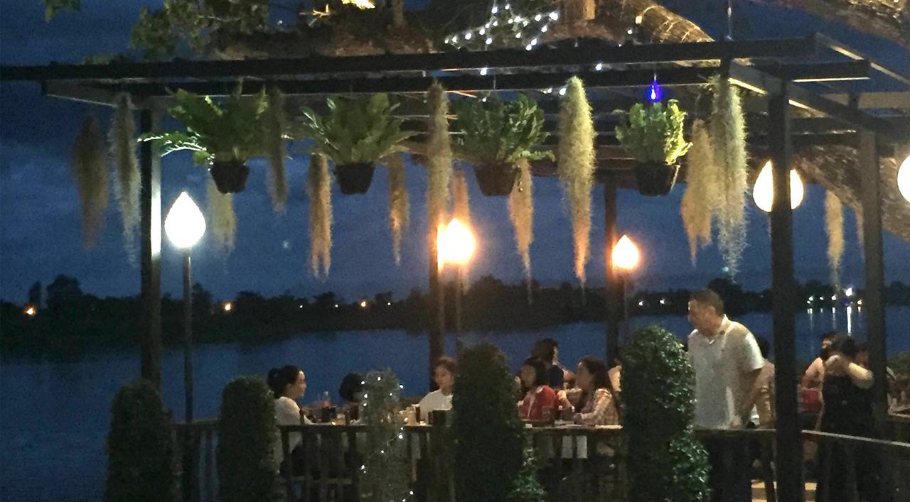 Maeping Mango Riverside Resort Kamphaeng Phet Exterior foto