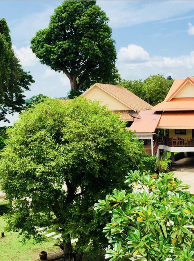 Maeping Mango Riverside Resort Kamphaeng Phet Exterior foto