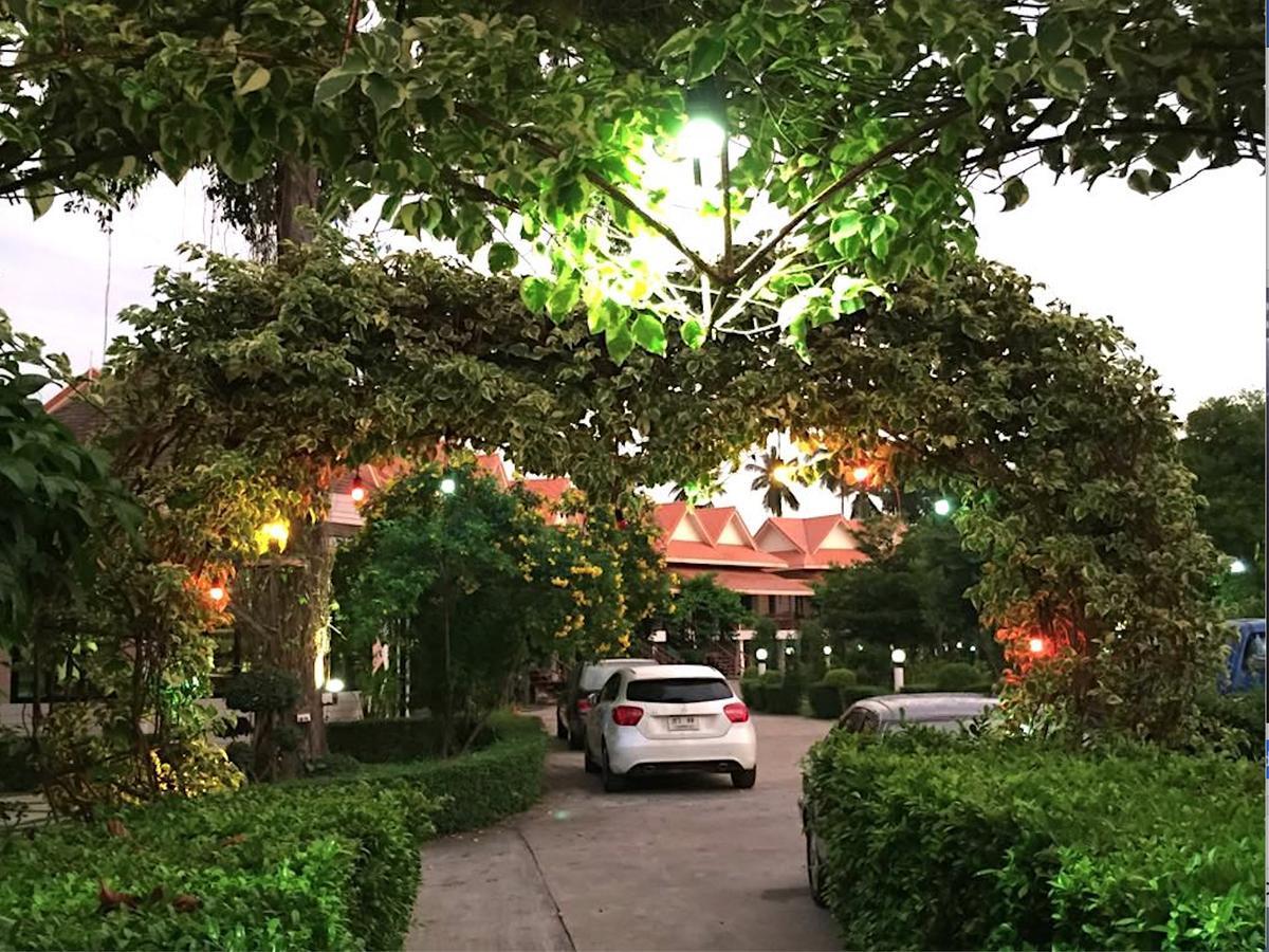 Maeping Mango Riverside Resort Kamphaeng Phet Exterior foto