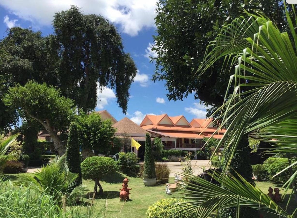 Maeping Mango Riverside Resort Kamphaeng Phet Exterior foto